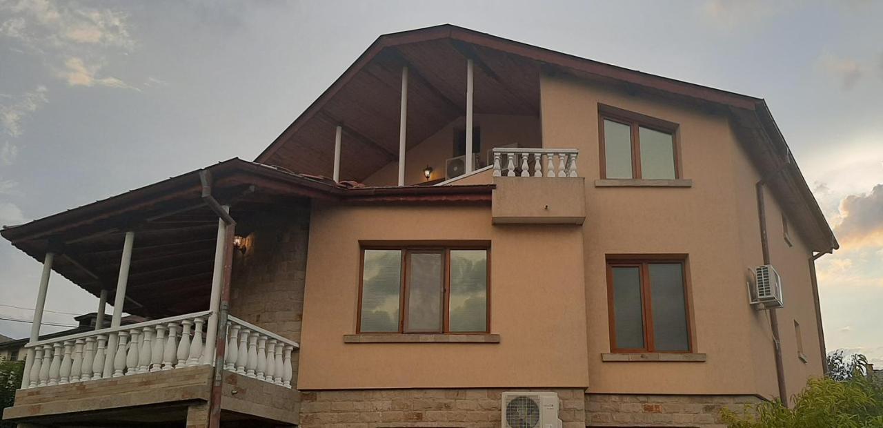 Къща За Гости Костови Iwajlowgrad Exterior foto